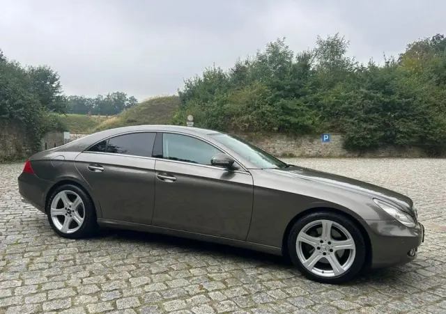 MERCEDES-BENZ CLS 500
