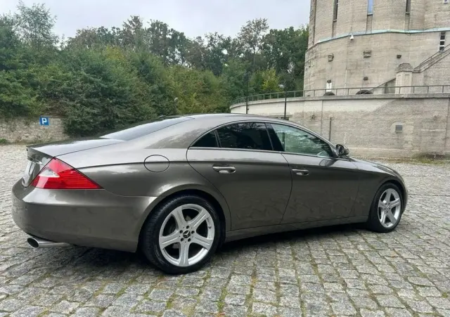MERCEDES-BENZ CLS 500