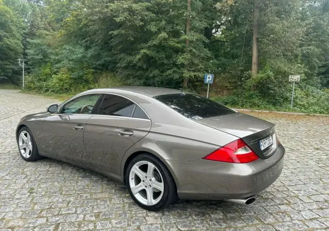 MERCEDES-BENZ CLS 500