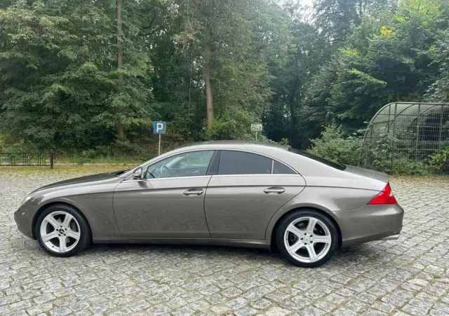 MERCEDES-BENZ CLS 500