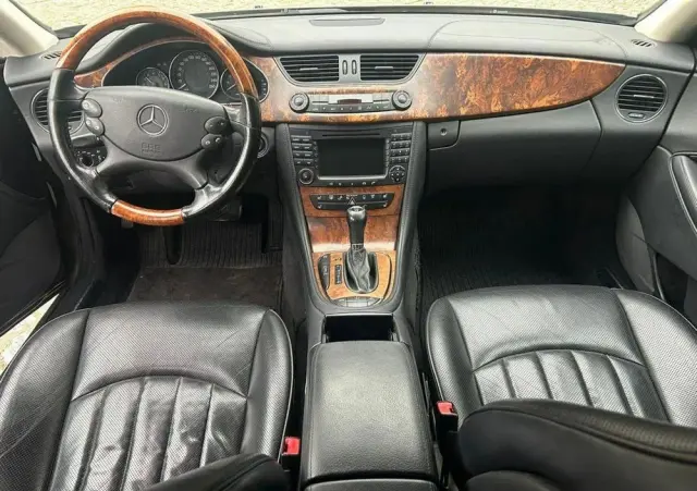 MERCEDES-BENZ CLS 500