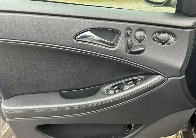 MERCEDES-BENZ CLS 500