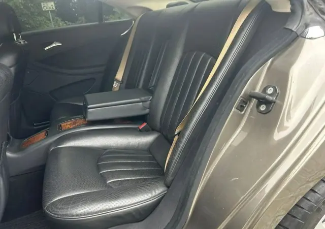 MERCEDES-BENZ CLS 500