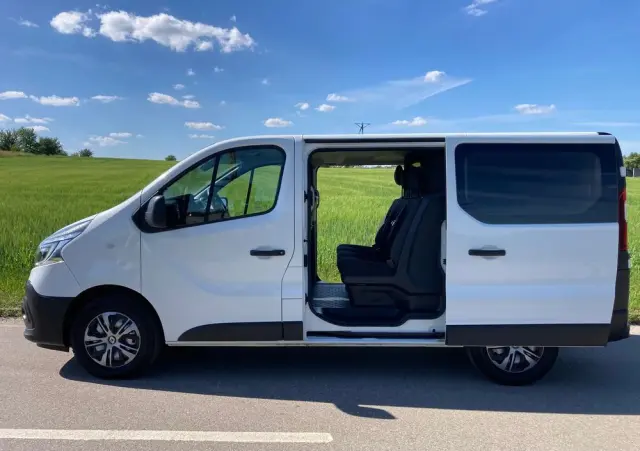 RENAULT TRAFIC 2.0 dCi 170 KM, 6 osób, SALON POLSKA, faktura VAT 23%, serwisowany 