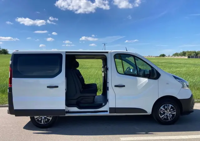 RENAULT TRAFIC 2.0 dCi 170 KM, 6 osób, SALON POLSKA, faktura VAT 23%, serwisowany 