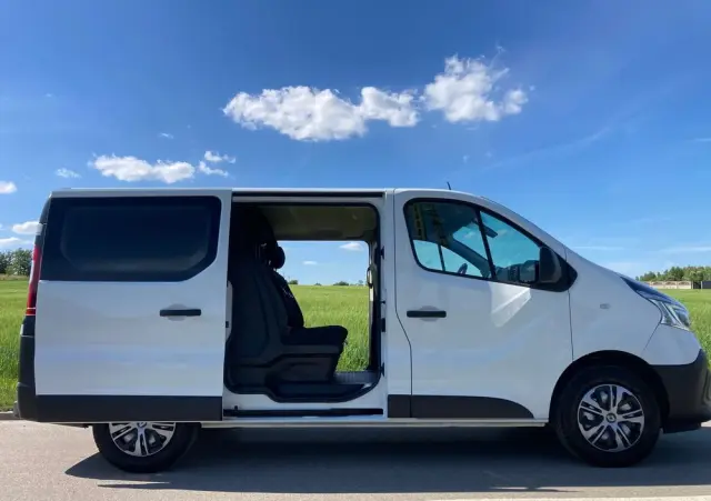 RENAULT TRAFIC 2.0 dCi 170 KM, 6 osób, SALON POLSKA, faktura VAT 23%, serwisowany 