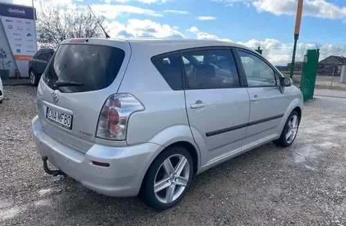 TOYOTA Corolla Verso 