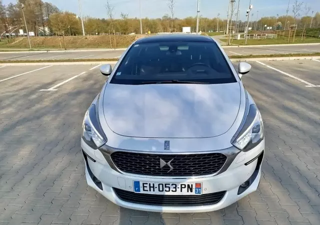 DS AUTOMOBILES DS 5 