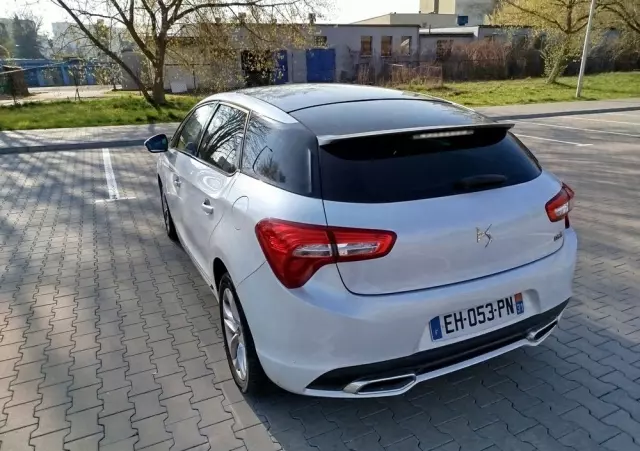 DS AUTOMOBILES DS 5 