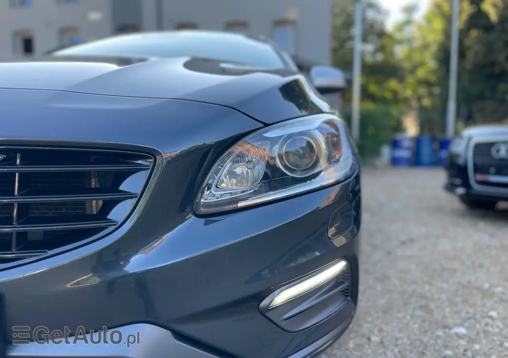VOLVO V60 D3 AWD R-Design