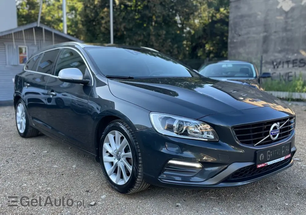 VOLVO V60 D3 AWD R-Design