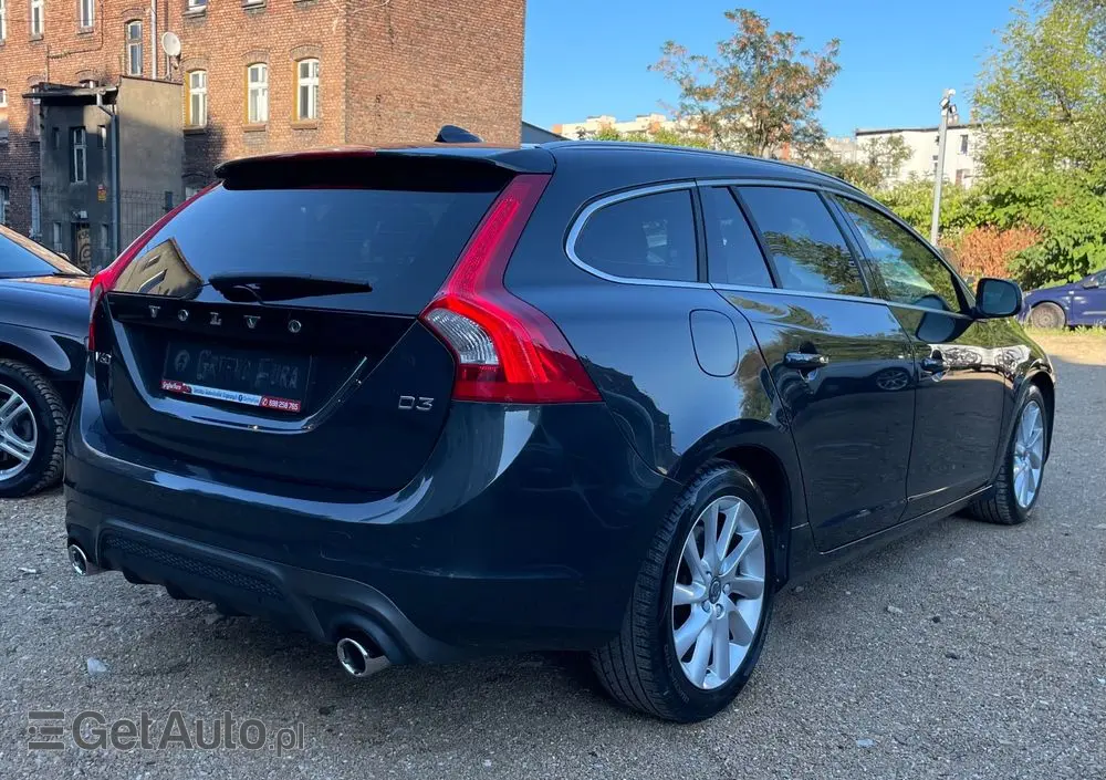 VOLVO V60 D3 AWD R-Design