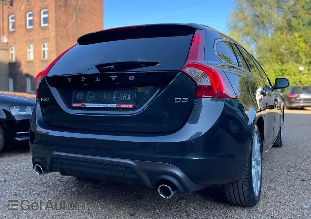 VOLVO V60 D3 AWD R-Design