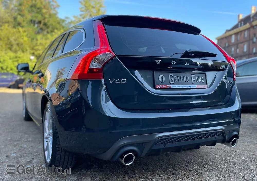 VOLVO V60 D3 AWD R-Design