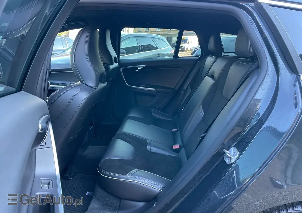 VOLVO V60 D3 AWD R-Design