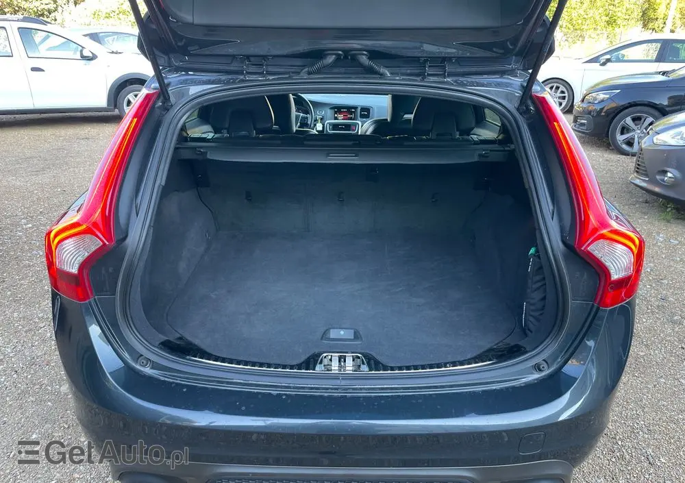 VOLVO V60 D3 AWD R-Design