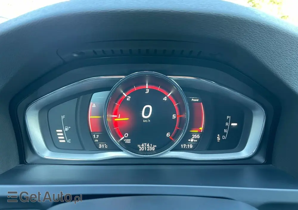 VOLVO V60 D3 AWD R-Design