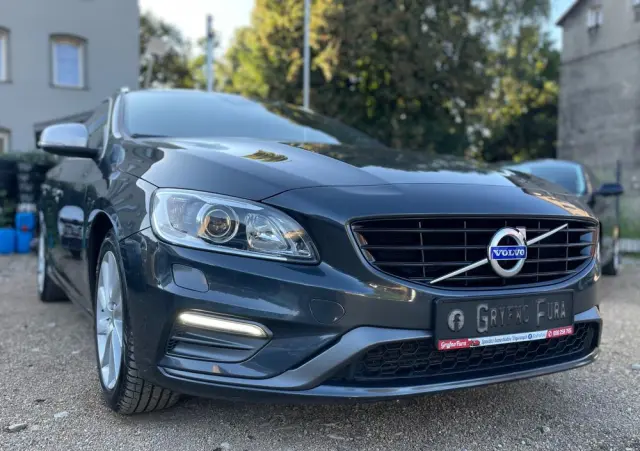 VOLVO V60 D3 AWD R-Design