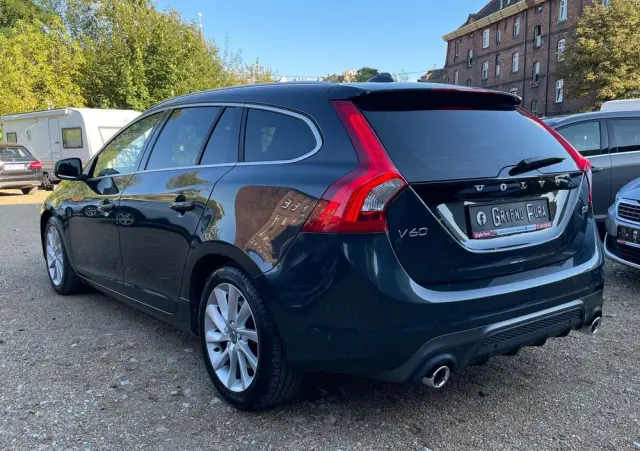 VOLVO V60 D3 AWD R-Design