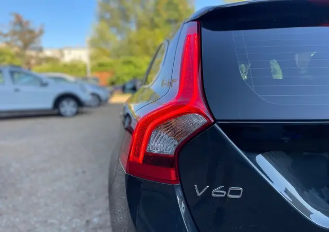 VOLVO V60 D3 AWD R-Design