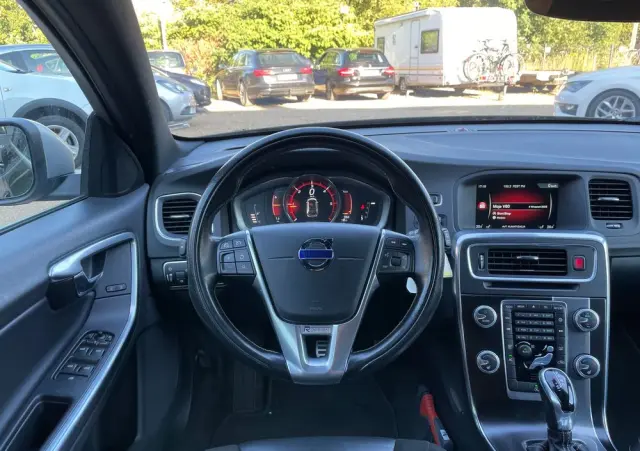 VOLVO V60 D3 AWD R-Design