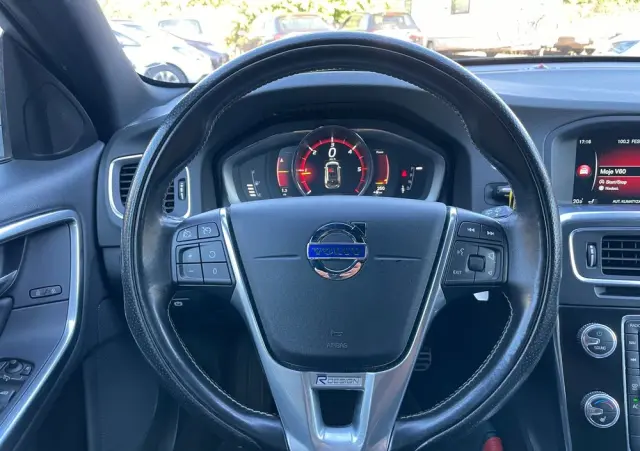 VOLVO V60 D3 AWD R-Design
