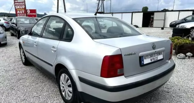 VOLKSWAGEN Passat 