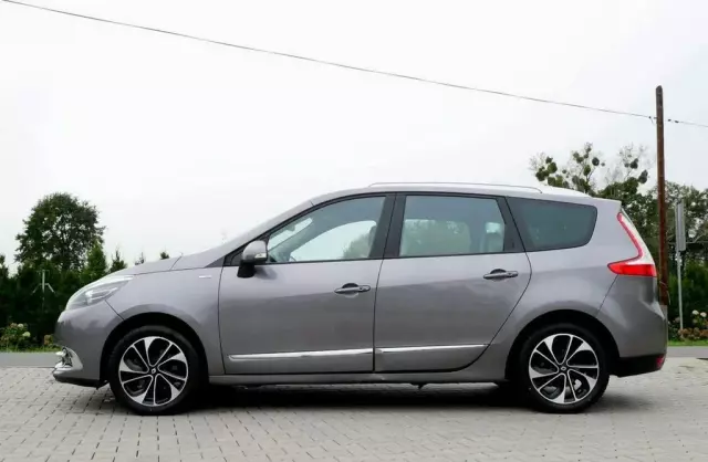 RENAULT Grand Scenic 