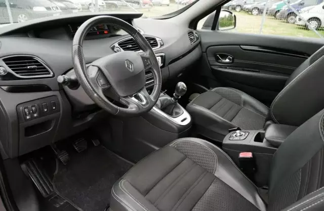 RENAULT Grand Scenic 