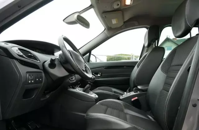 RENAULT Grand Scenic 