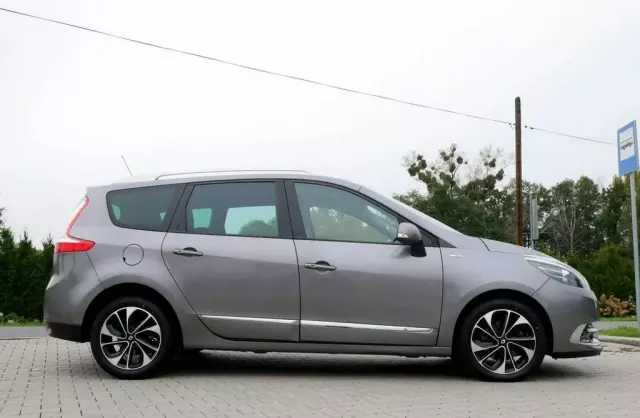RENAULT Grand Scenic 