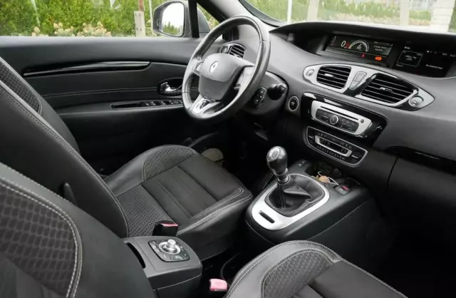 RENAULT Grand Scenic 