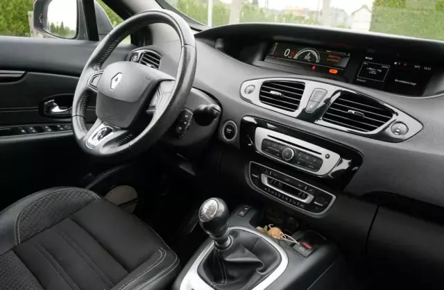 RENAULT Grand Scenic 