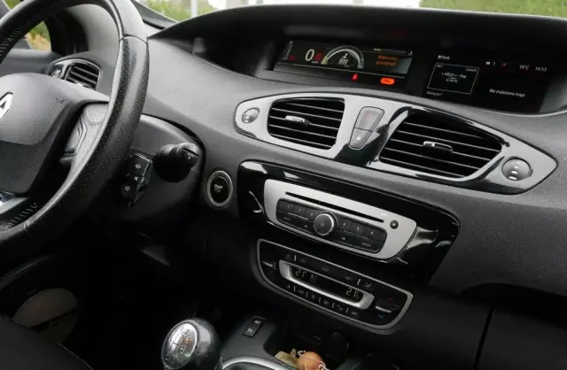 RENAULT Grand Scenic 