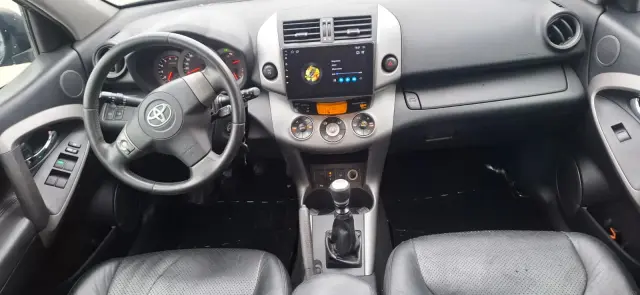 TOYOTA RAV 4 Premium 4x4