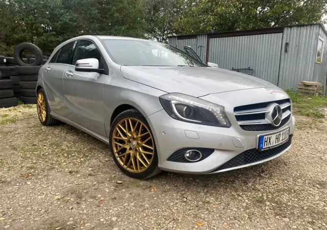 MERCEDES-BENZ Klasa A 200 (BlueEFFICIENCY) Style