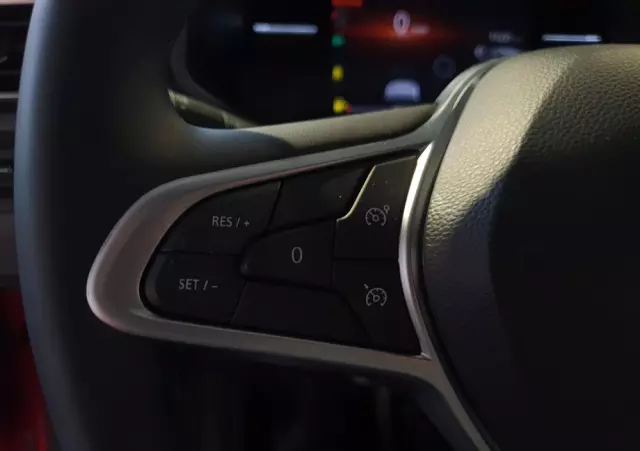 RENAULT Clio 1.0 TCe Evolution