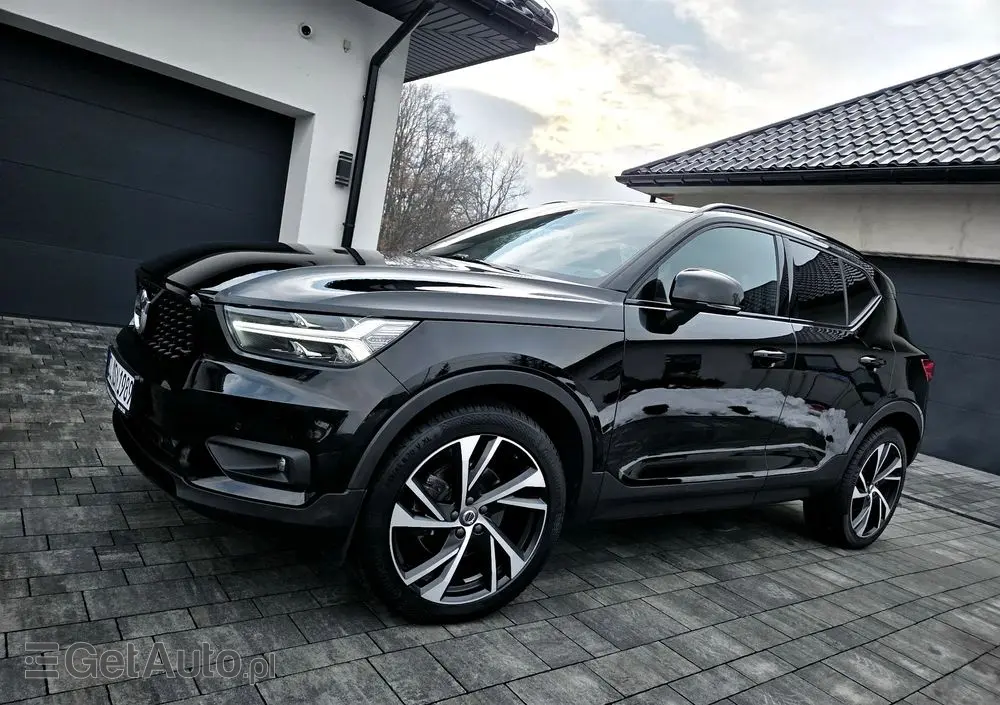 VOLVO XC 40 D4 AWD R-Design