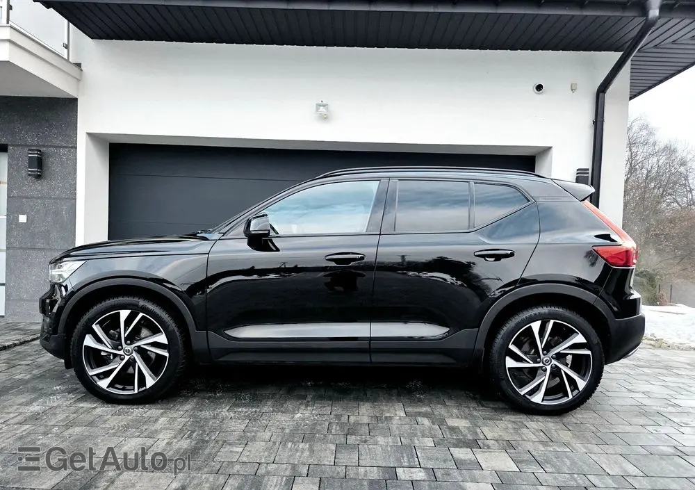 VOLVO XC 40 D4 AWD R-Design