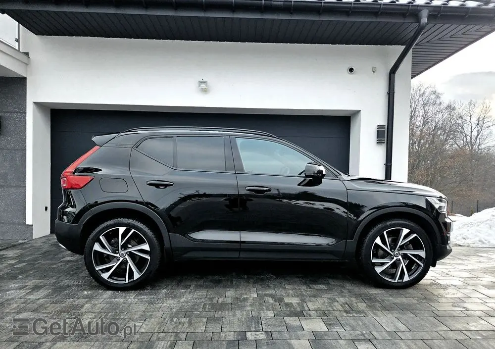 VOLVO XC 40 D4 AWD R-Design