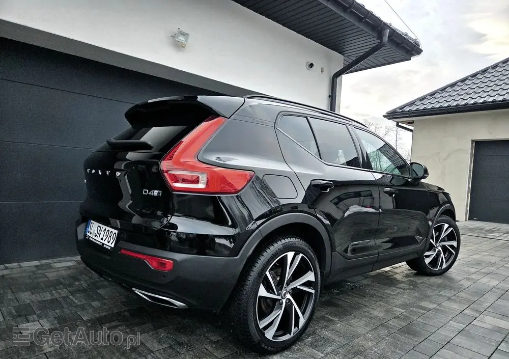 VOLVO XC 40 D4 AWD R-Design