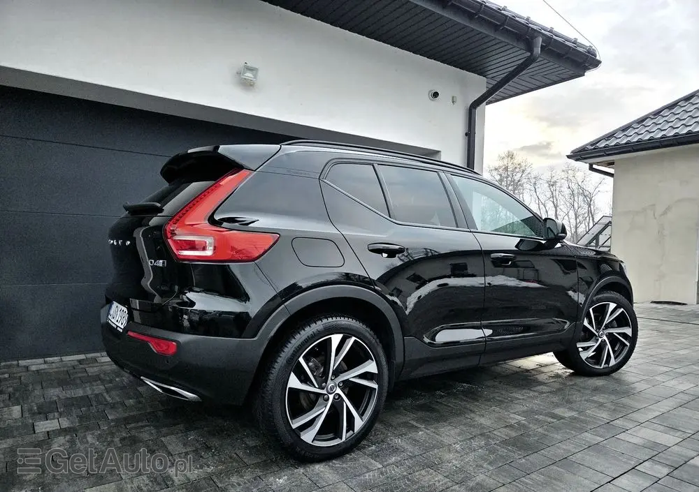 VOLVO XC 40 D4 AWD R-Design