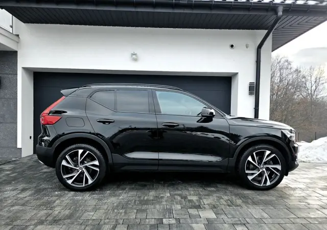 VOLVO XC 40 D4 AWD R-Design