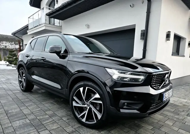 VOLVO XC 40 D4 AWD R-Design