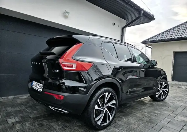 VOLVO XC 40 D4 AWD R-Design