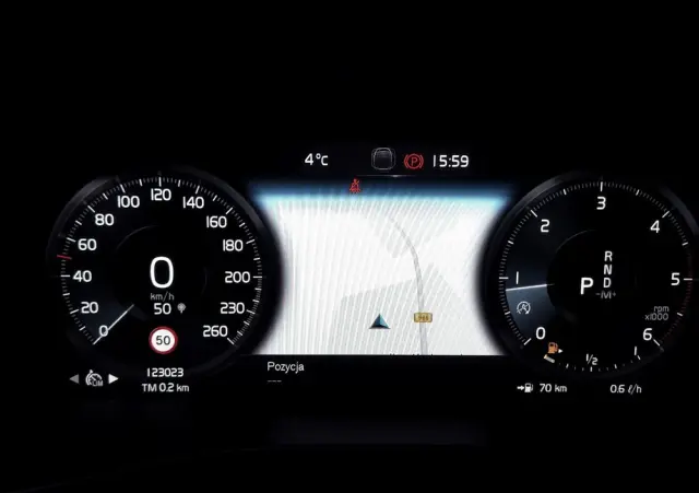 VOLVO XC 40 D4 AWD R-Design