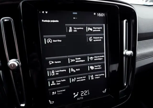 VOLVO XC 40 D4 AWD R-Design