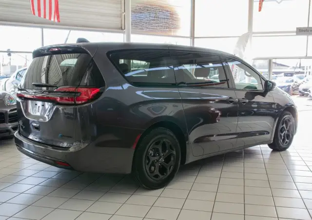 CHRYSLER Pacifica 