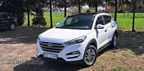 HYUNDAI Tucson 