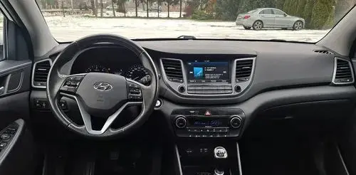 HYUNDAI Tucson 